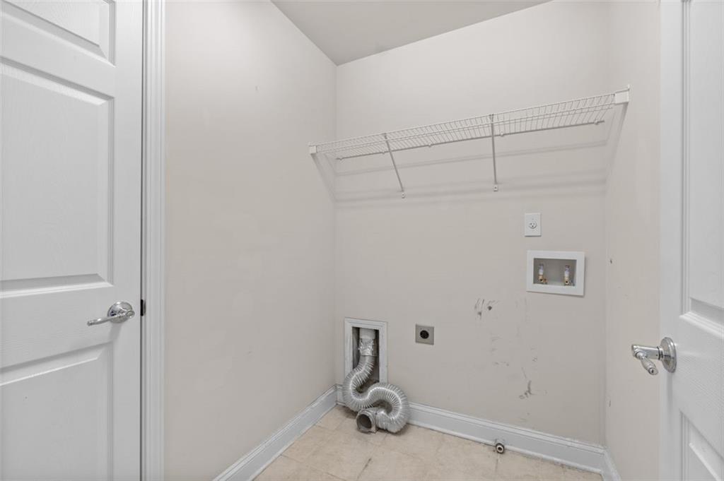 1034 East Paces Chase NE