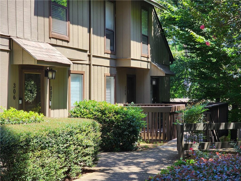 308 CUMBERLAND Court SE
