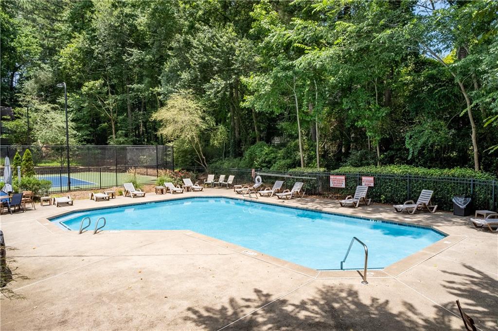 308 CUMBERLAND Court SE