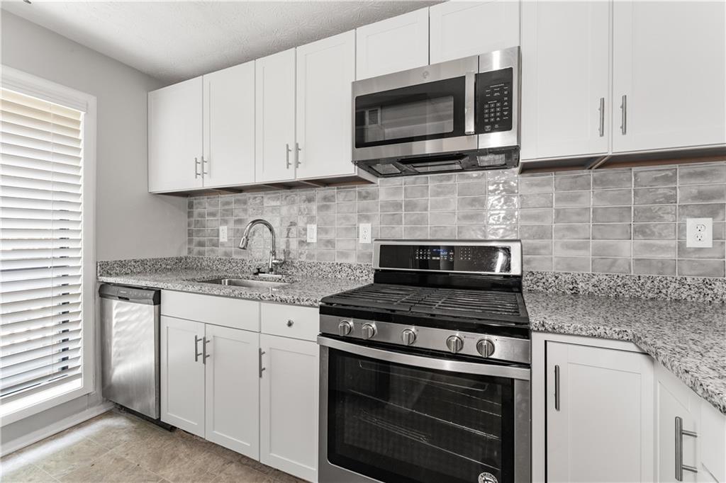 308 CUMBERLAND Court SE