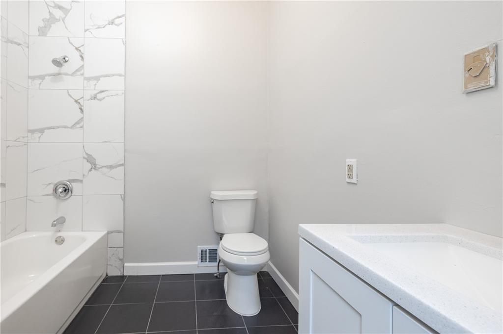 660 Queen Street SW Unit A