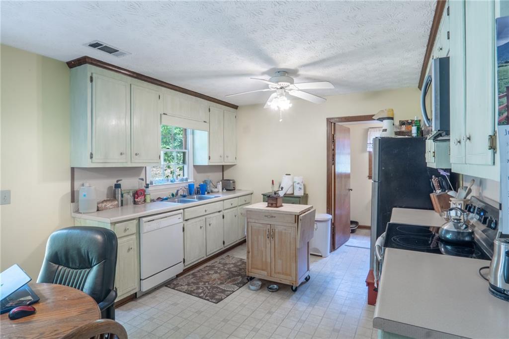 6288 New Mill Trail