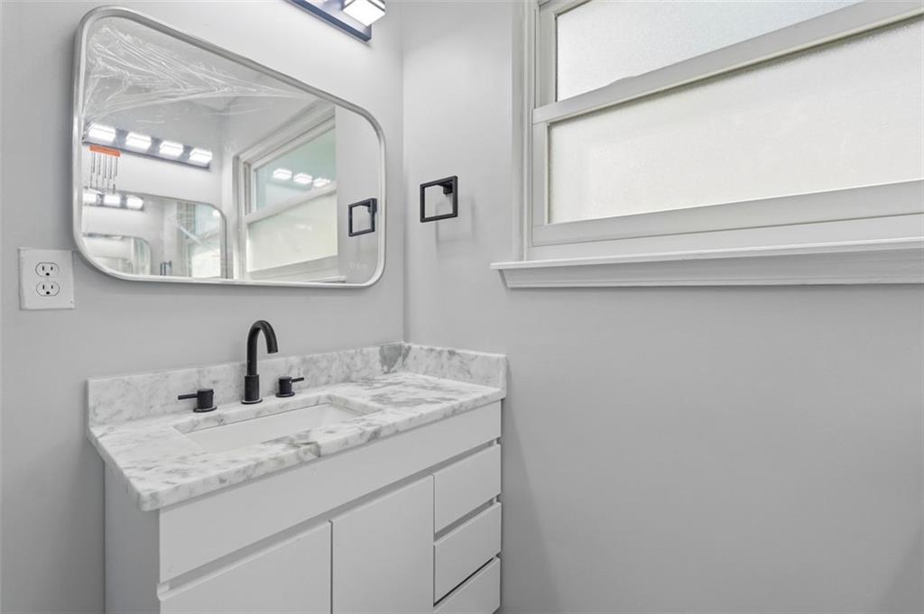 3009 Oakvale Heights