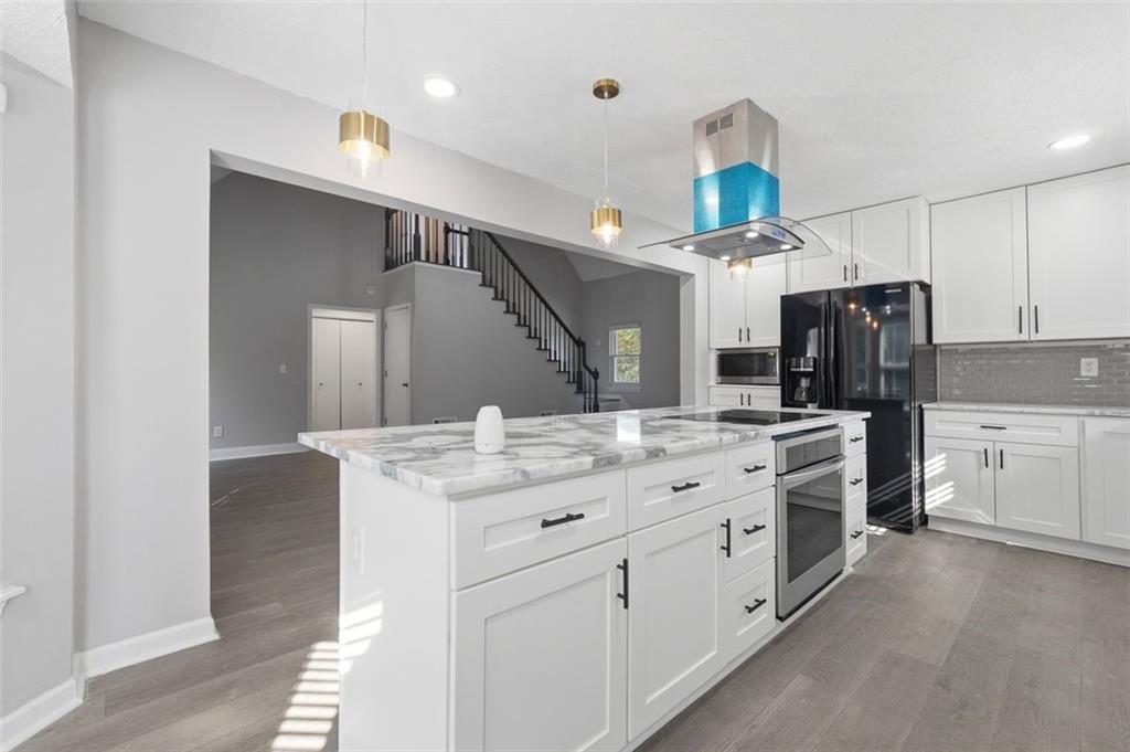 3009 Oakvale Heights