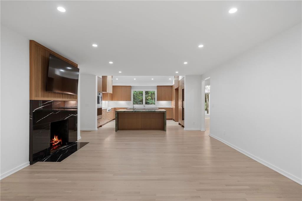 366 Blackland Road NW