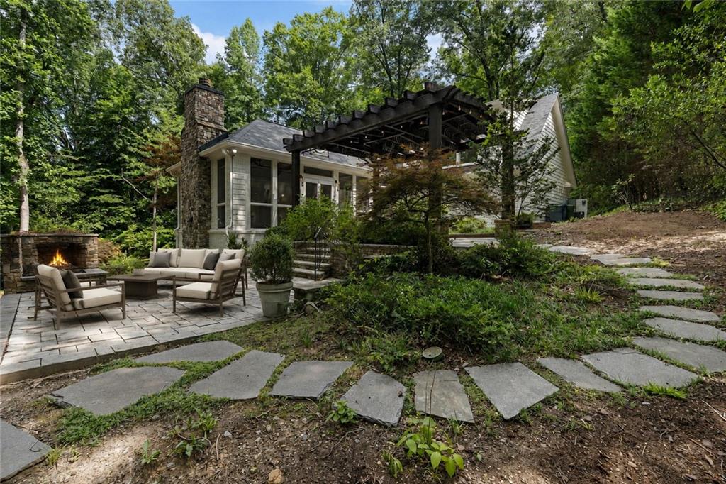 366 Blackland Road NW