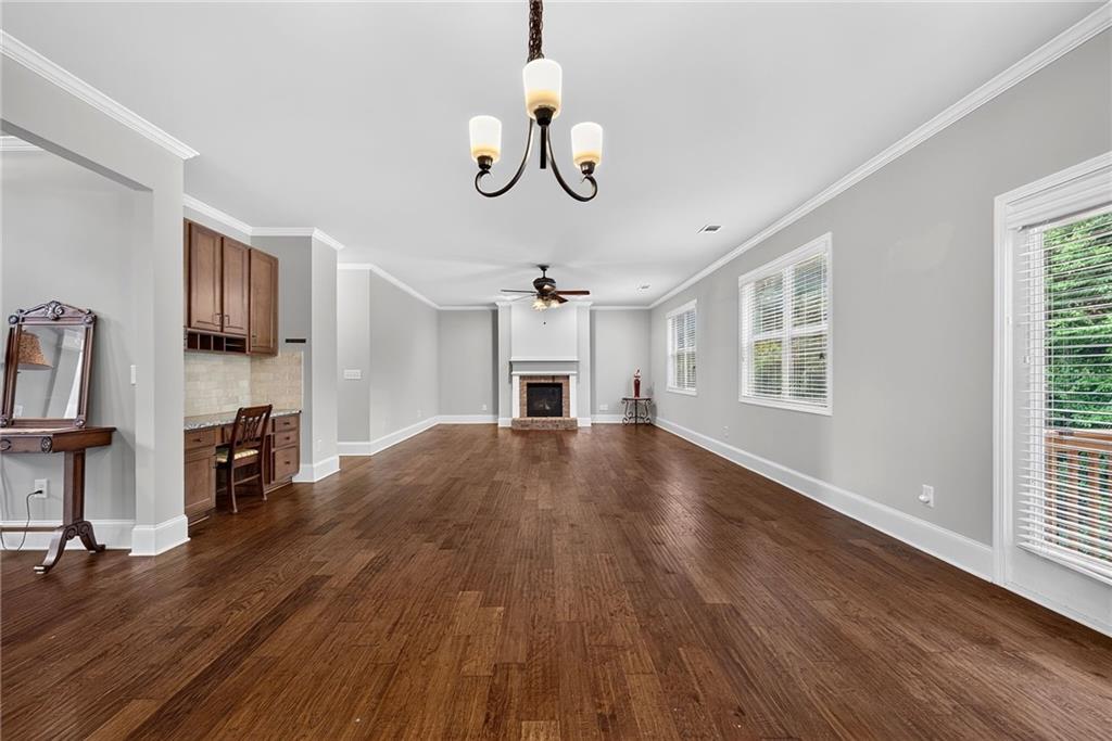 1185 Gallatin Way