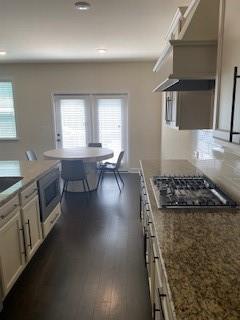 390 Sawgrass View