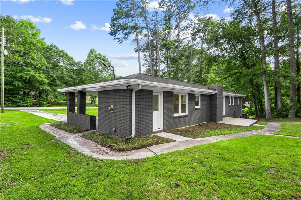 1939 Smyrna Road SW