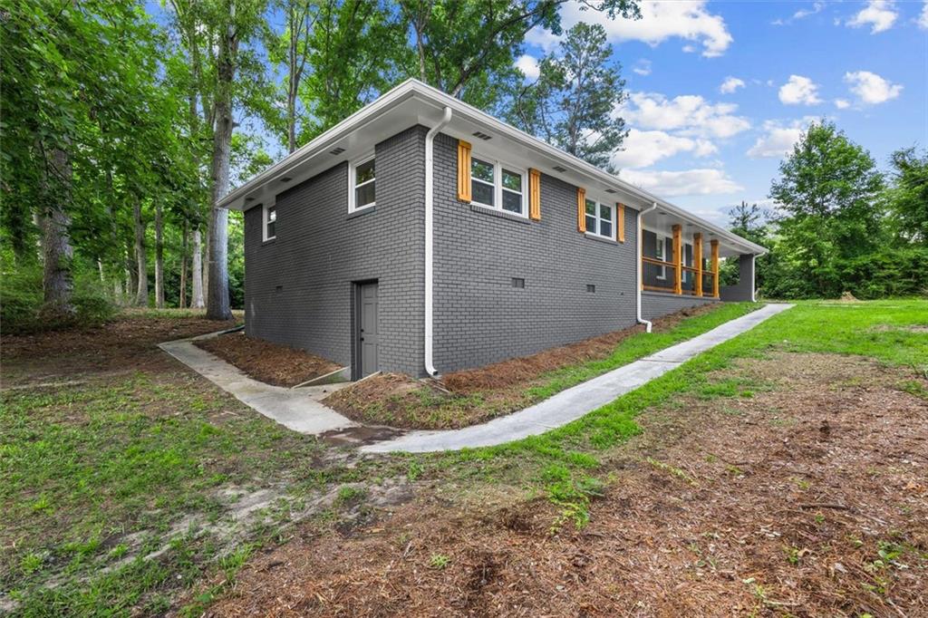 1939 Smyrna Road SW