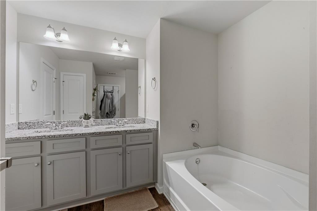 105 Oakbrook Lane