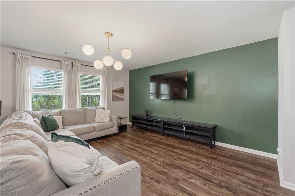 105 Oakbrook Lane