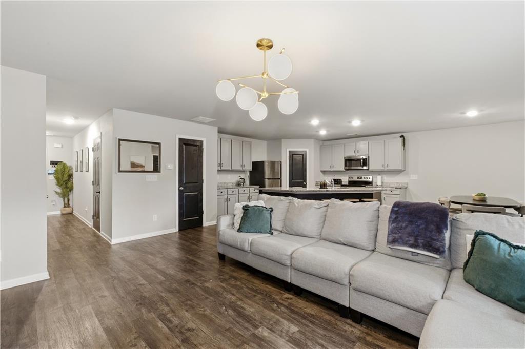 105 Oakbrook Lane