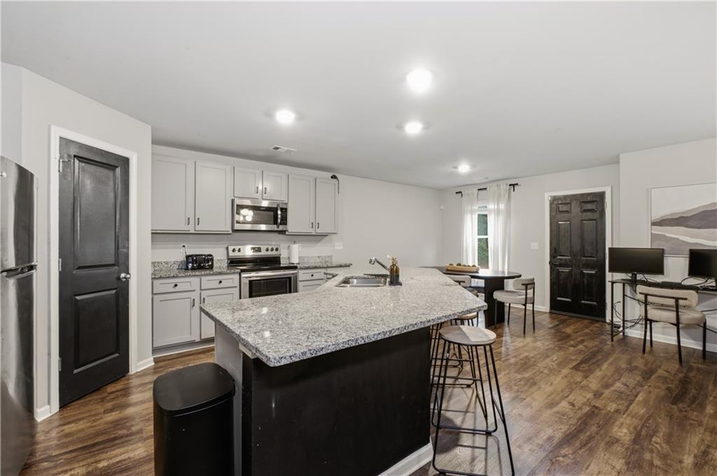 105 Oakbrook Lane