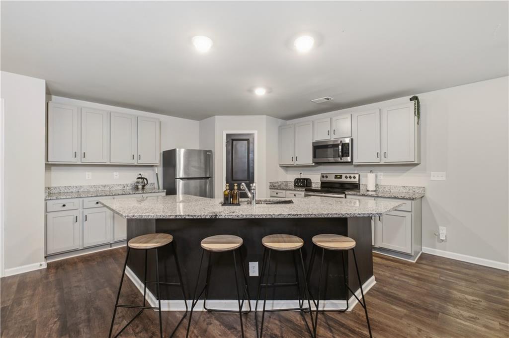 105 Oakbrook Lane
