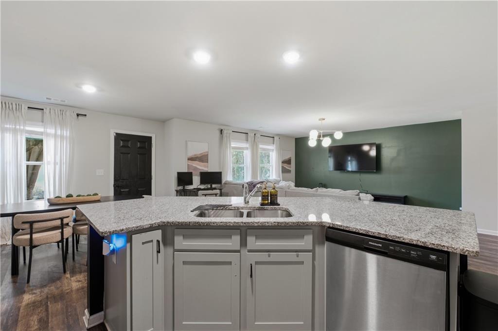 105 Oakbrook Lane