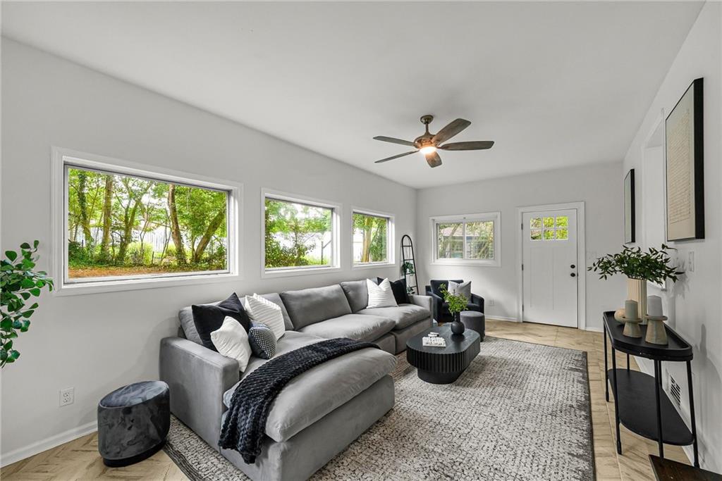 3423 Rugby Circle