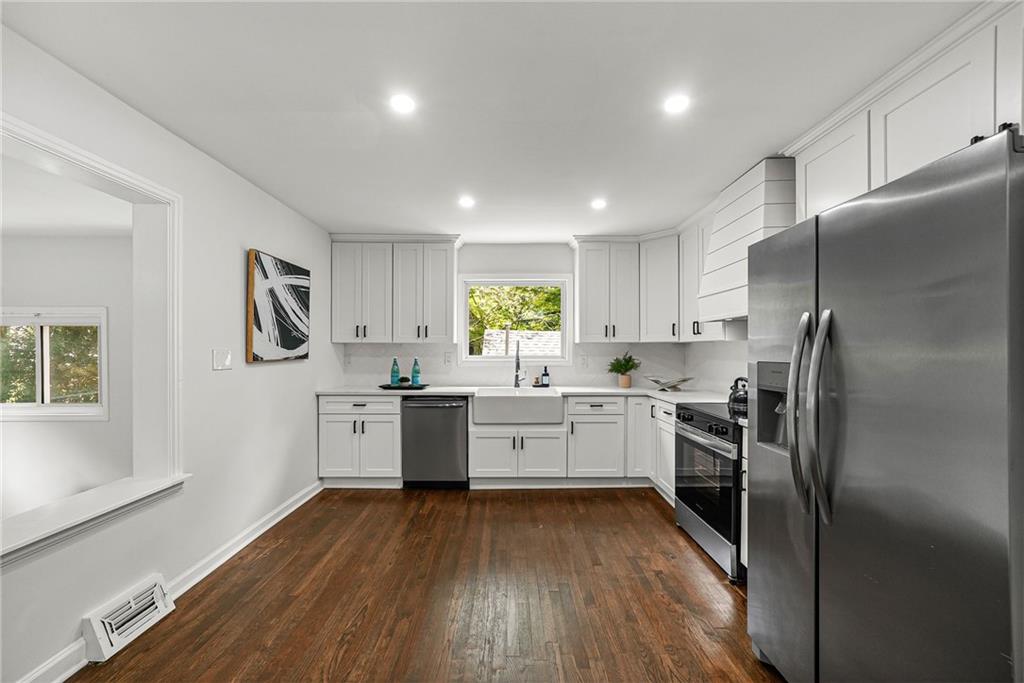3423 Rugby Circle