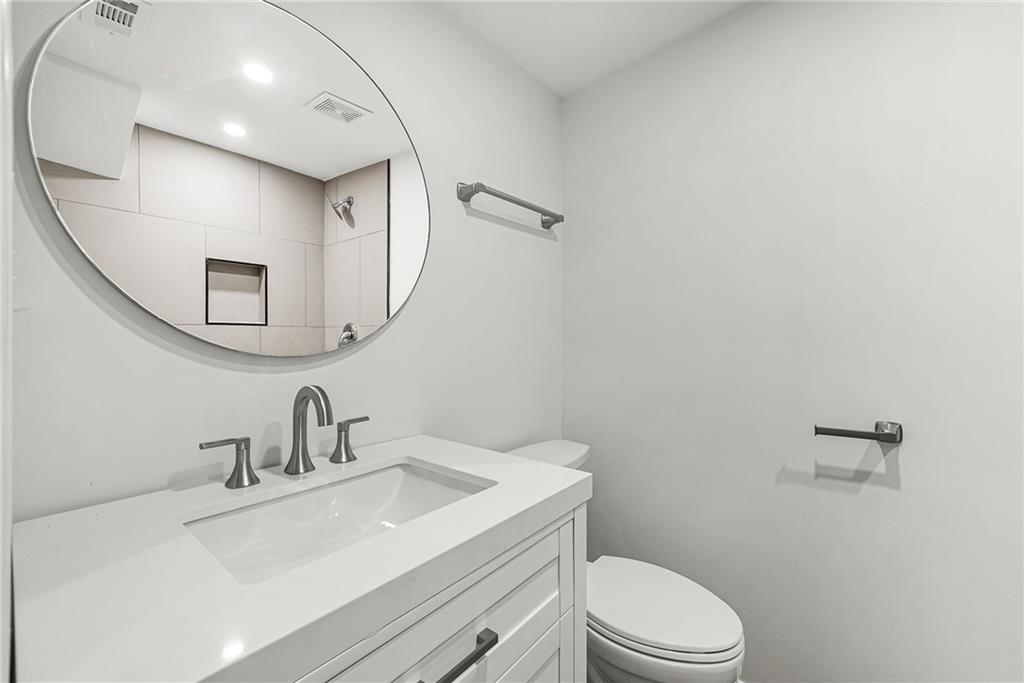 3423 Rugby Circle