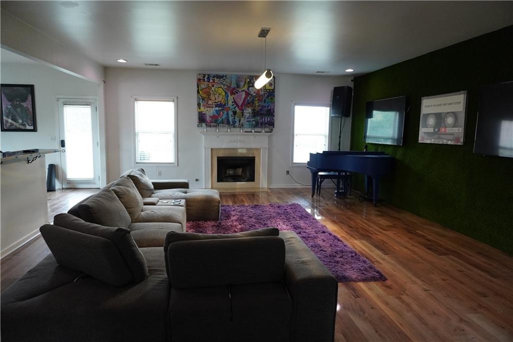 7985 Sandpoint Place