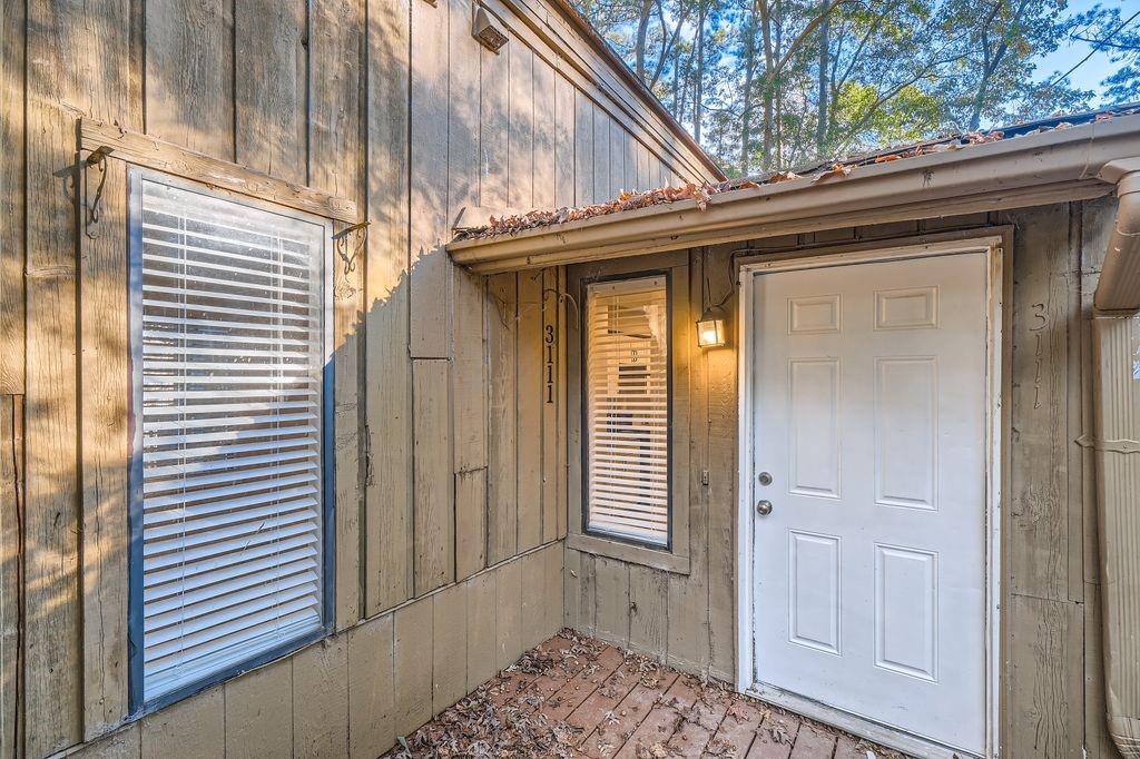 3111 Fairington Drive