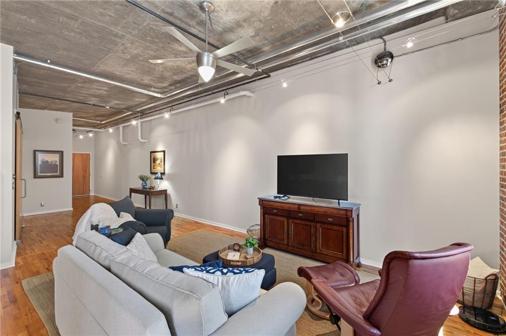 660 Glen Iris Drive NE Unit 407