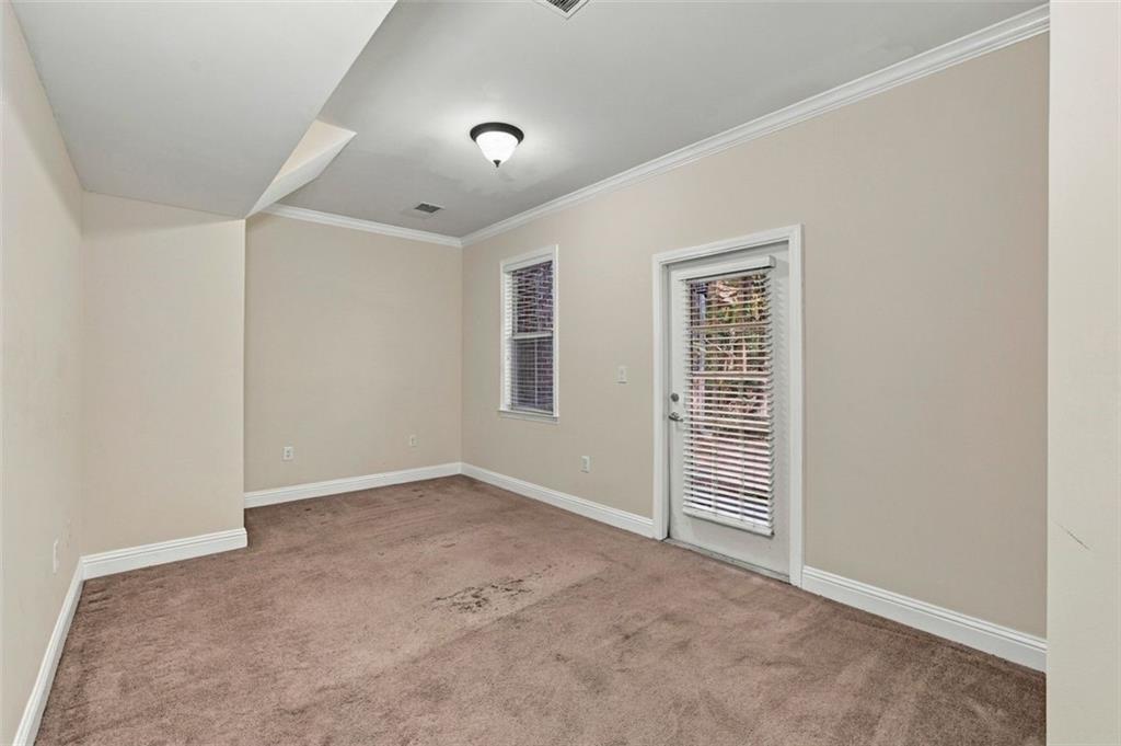 1116 Glenridge Place Unit 605