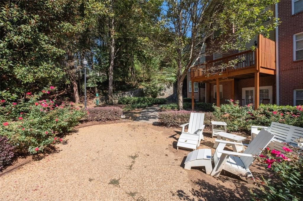 1116 Glenridge Place Unit 605
