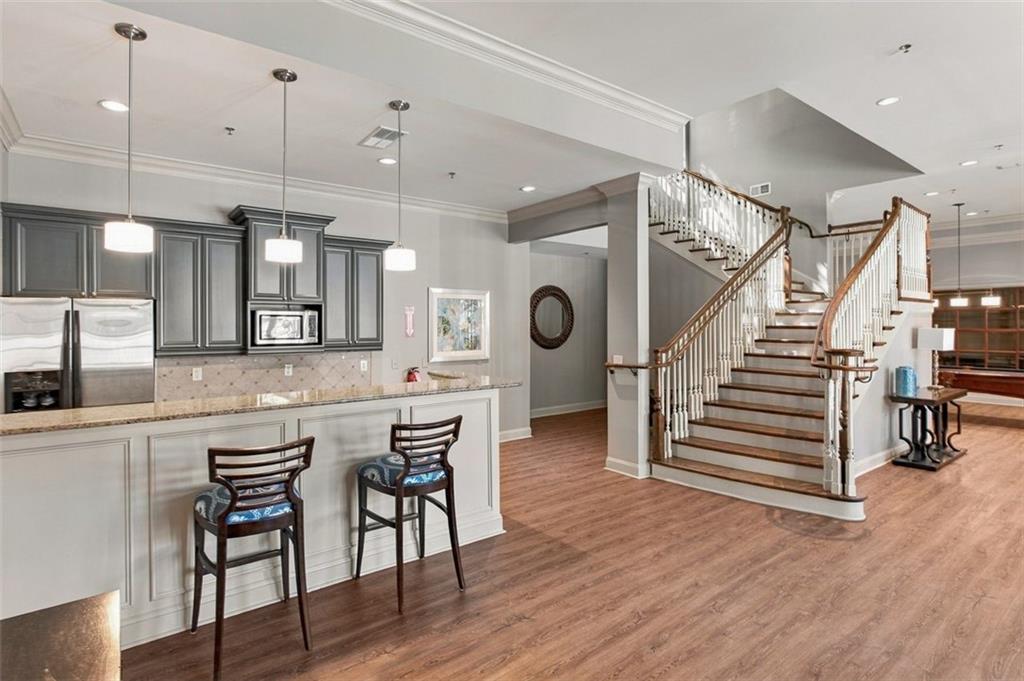 1116 Glenridge Place Unit 605