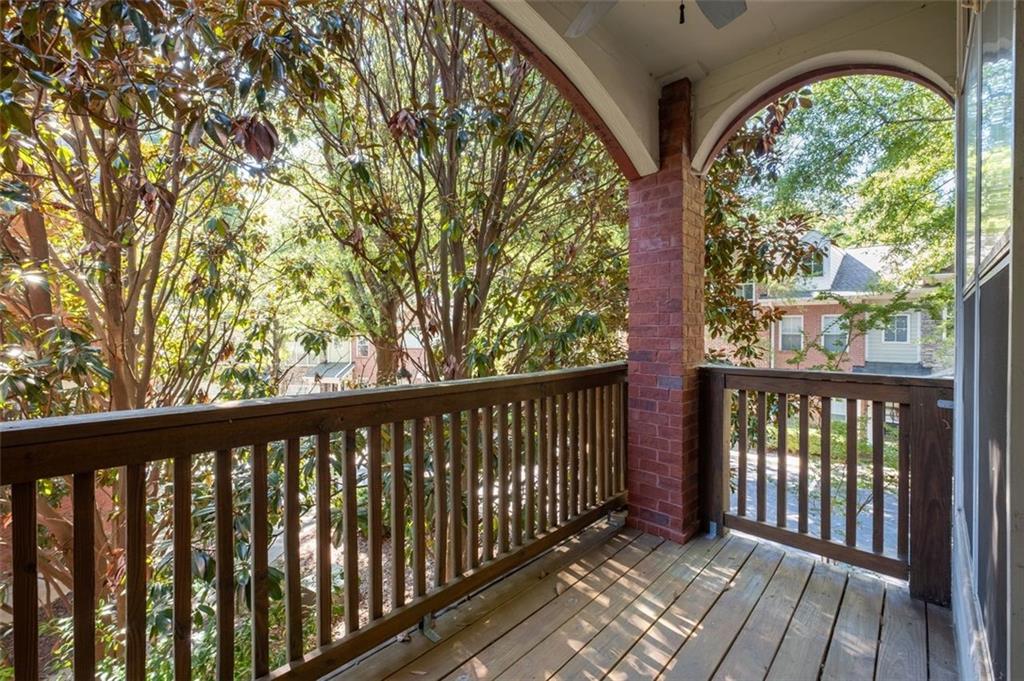 1116 Glenridge Place Unit 605