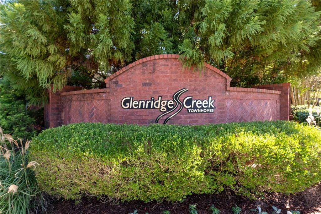 1116 Glenridge Place Unit 605