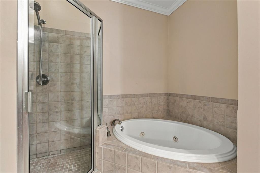 1116 Glenridge Place Unit 605