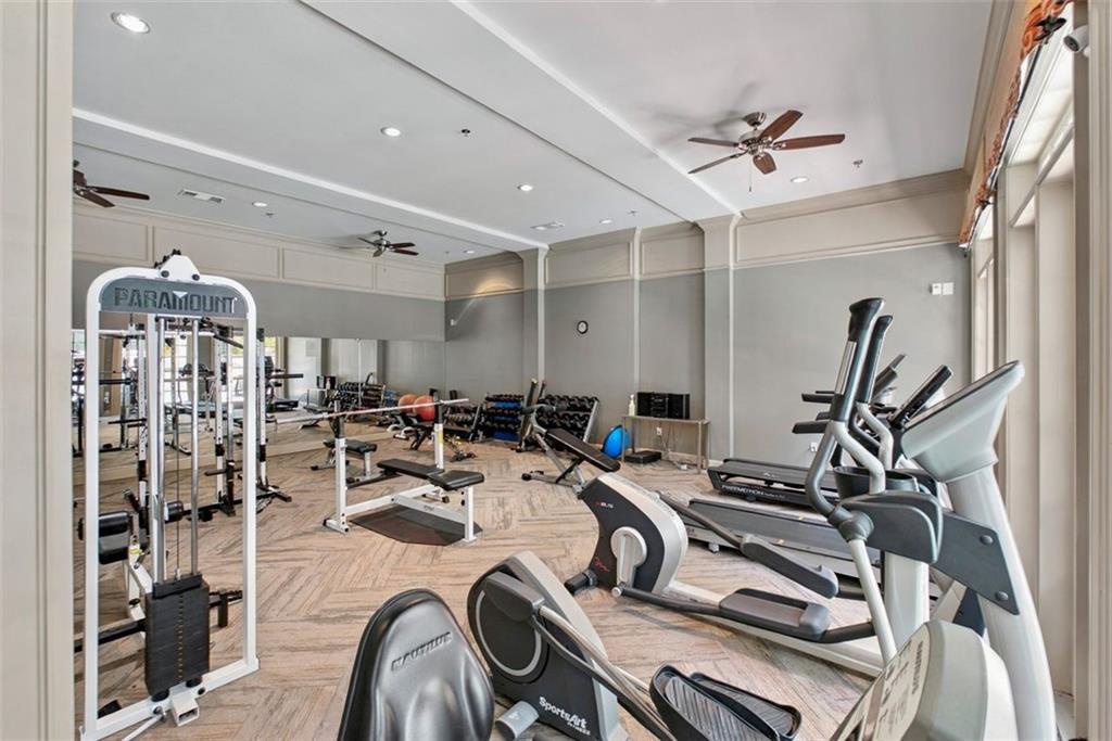 1116 Glenridge Place Unit 605