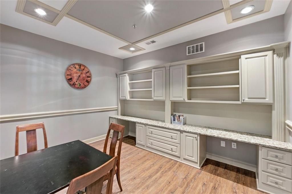 1116 Glenridge Place Unit 605