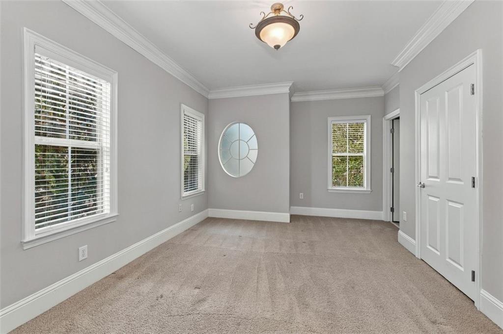 1116 Glenridge Place Unit 605