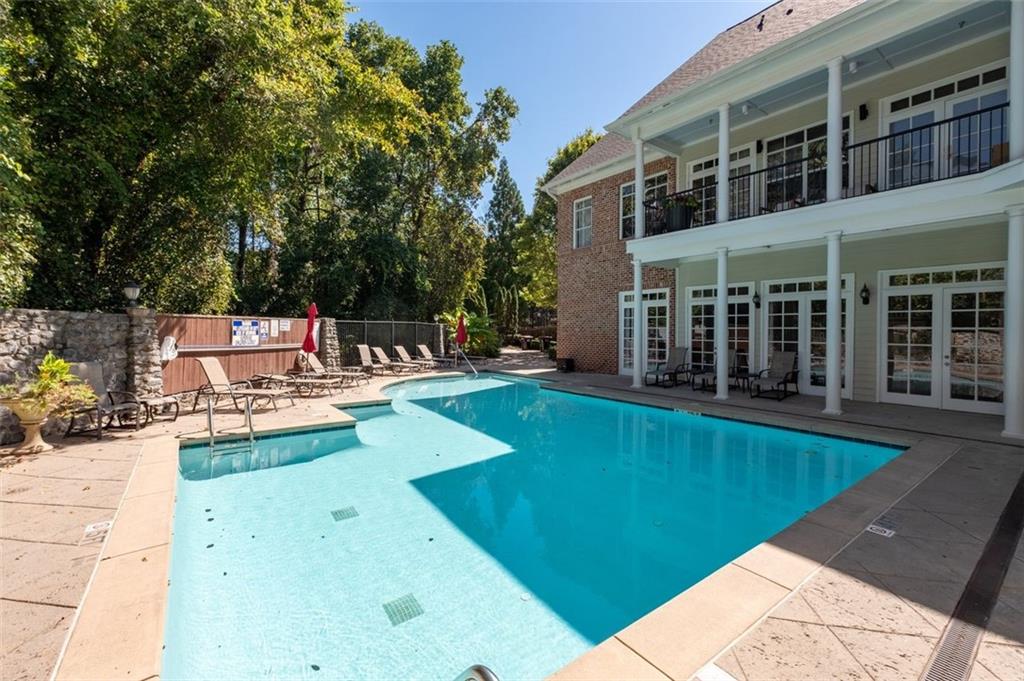 1116 Glenridge Place Unit 605