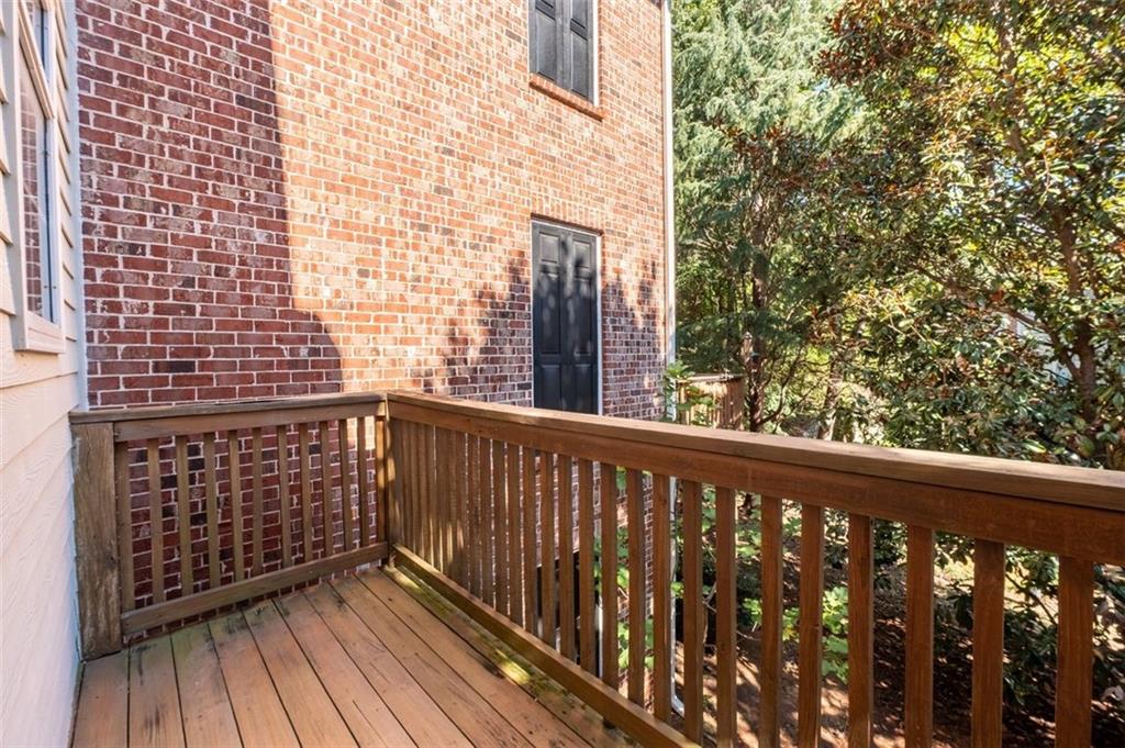 1116 Glenridge Place Unit 605