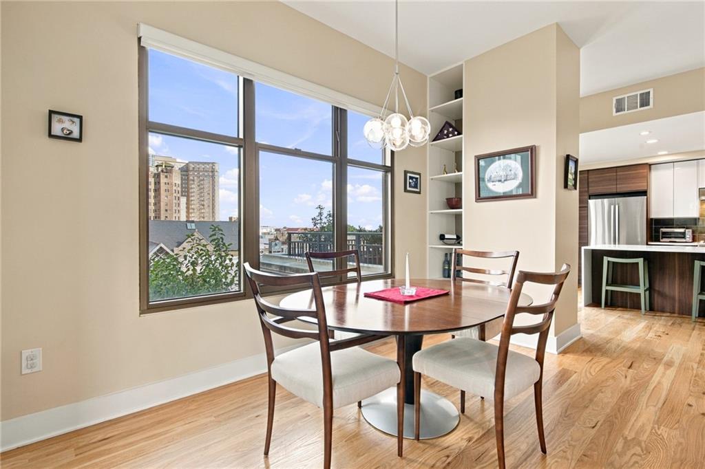 565 Peachtree Street NE Unit 702