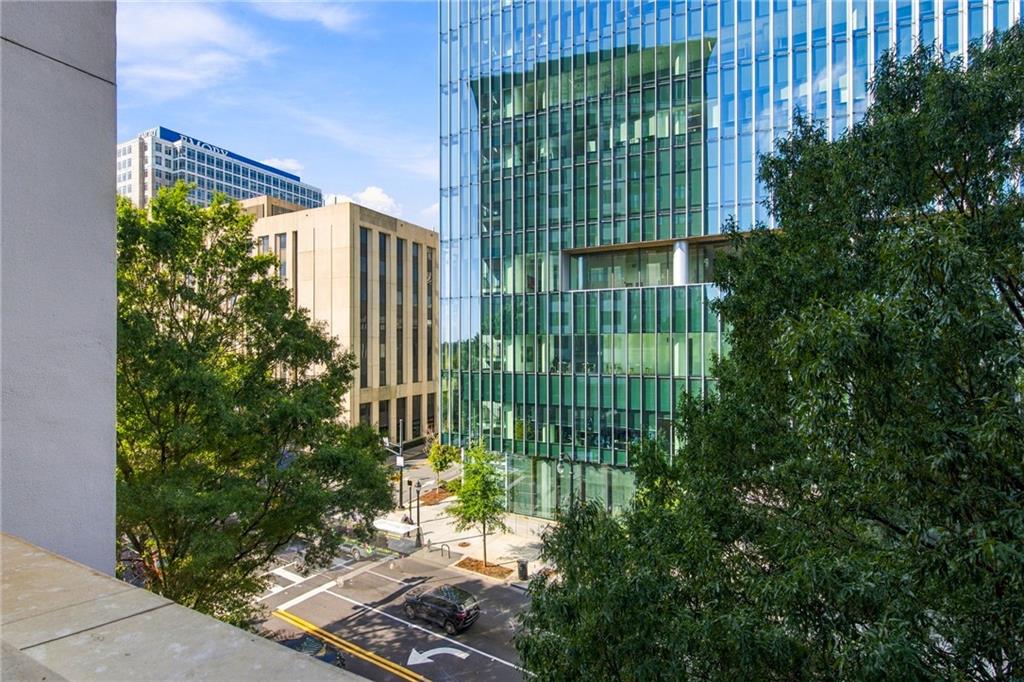 565 Peachtree Street NE Unit 702