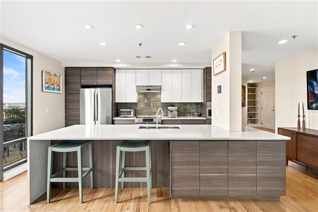 565 Peachtree Street NE Unit 702