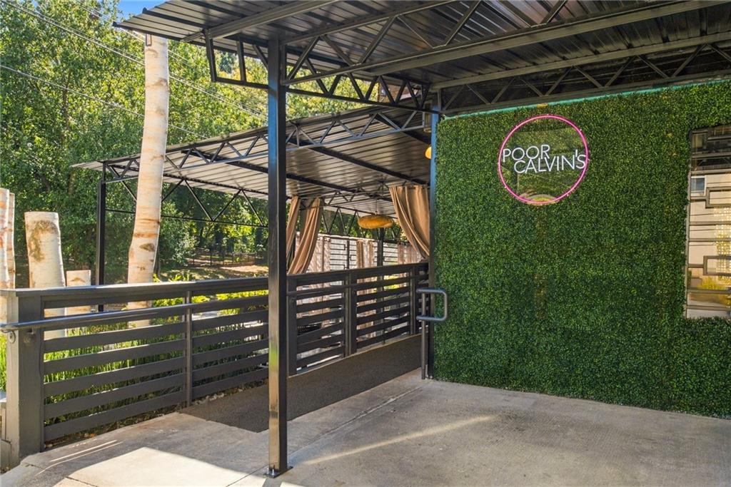 565 Peachtree Street NE Unit 702
