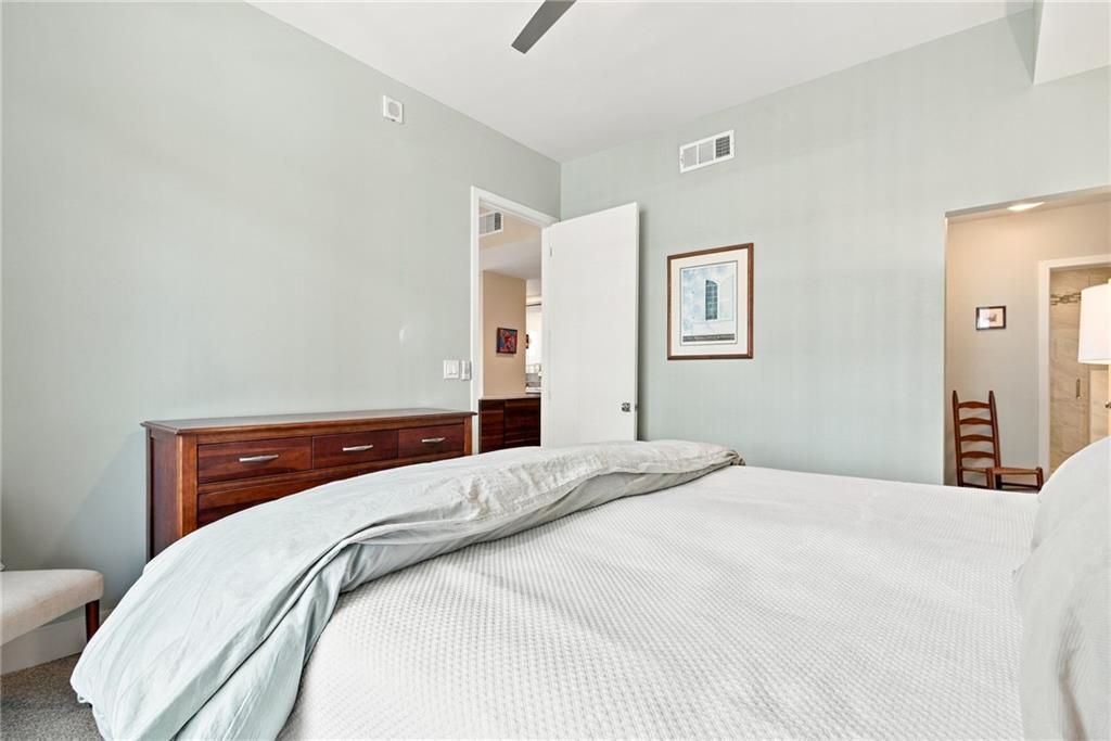 565 Peachtree Street NE Unit 702