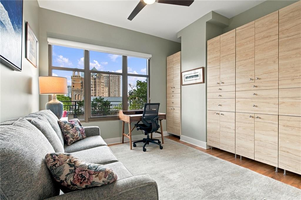 565 Peachtree Street NE Unit 702