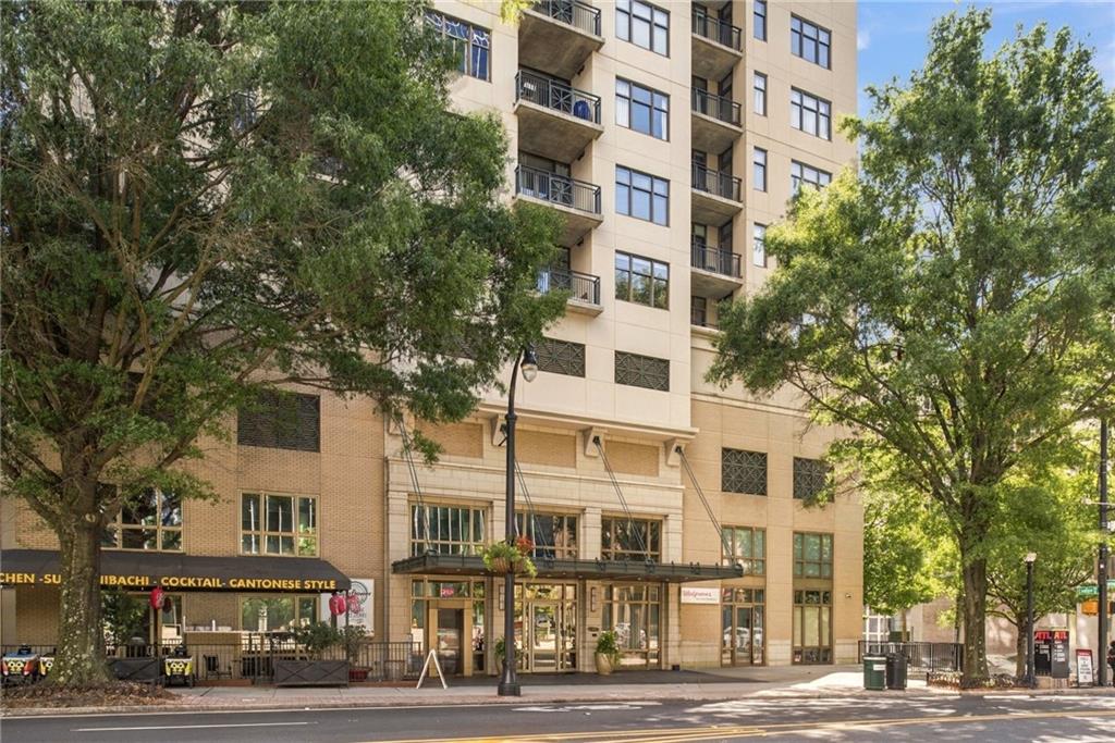 565 Peachtree Street NE Unit 702