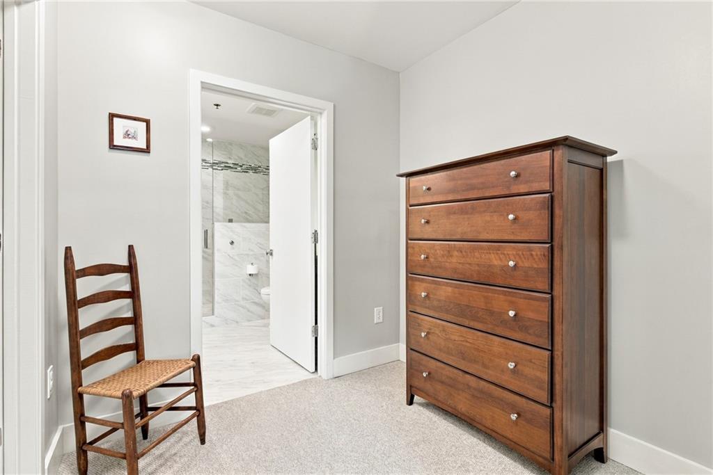 565 Peachtree Street NE Unit 702