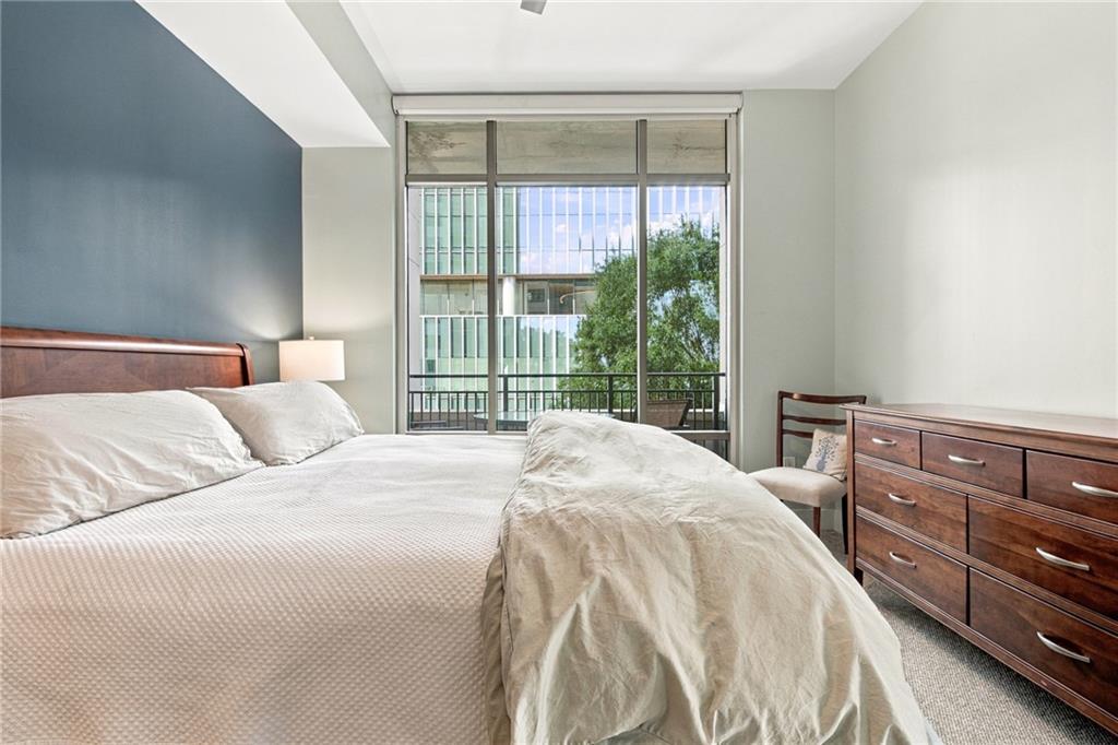 565 Peachtree Street NE Unit 702