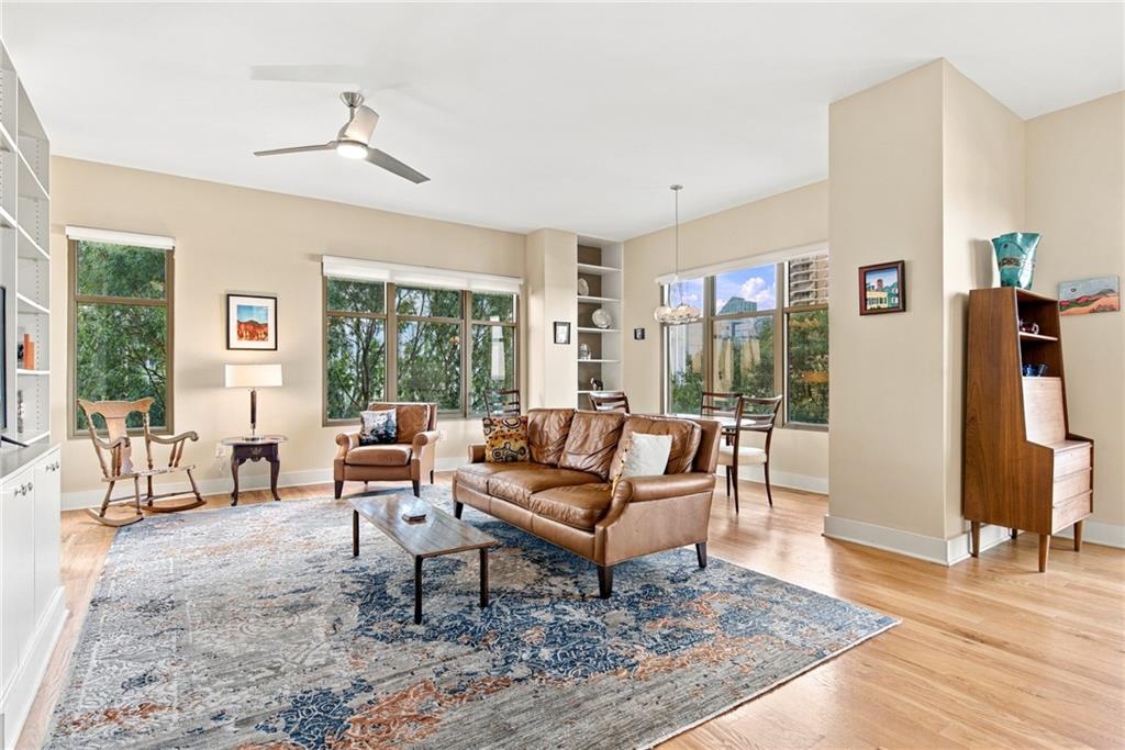 565 Peachtree Street NE Unit 702