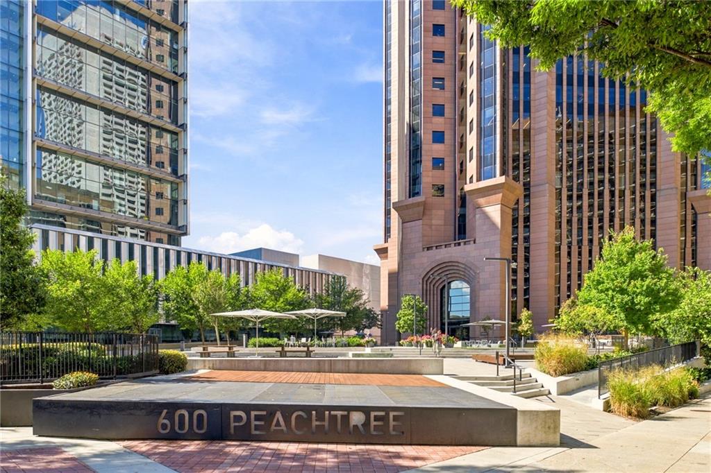 565 Peachtree Street NE Unit 702