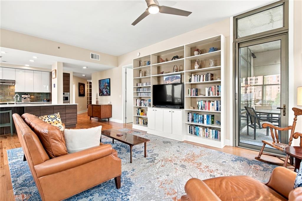 565 Peachtree Street NE Unit 702