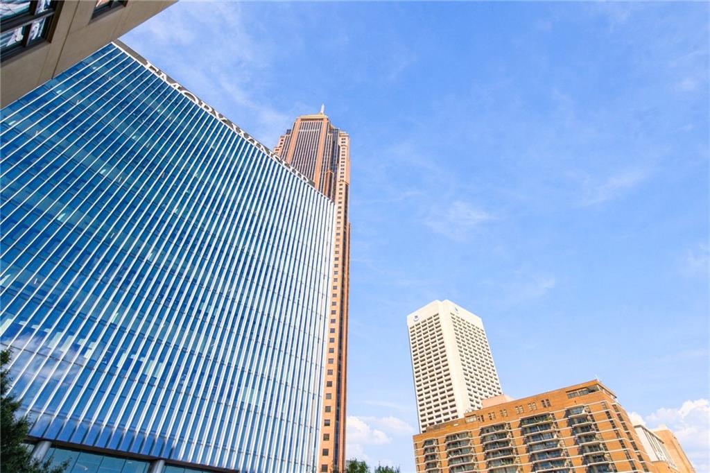 565 Peachtree Street NE Unit 702